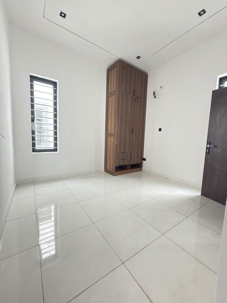180 Mtr Premium Residential House for Sale in Sector 41 Noida - Photo 2