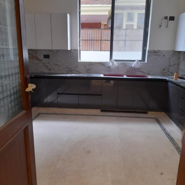 Residential Kothi Near Metro Station in Sector 47 Noida - Photo 8