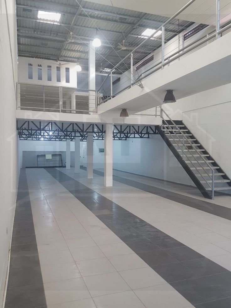 1000 Mtr shed for rent in Hosiery Complex Noida - Photo 3
