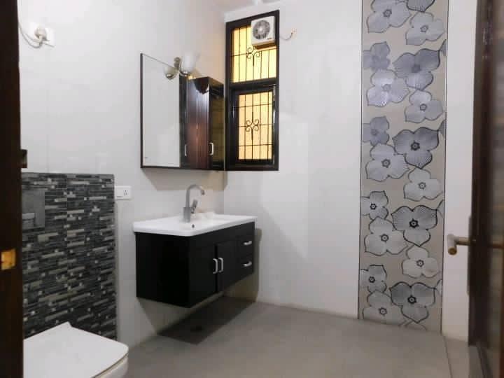 Residential Kothi for Sale in Sector 33 Noida | Prime Location Near Metro - Photo 3