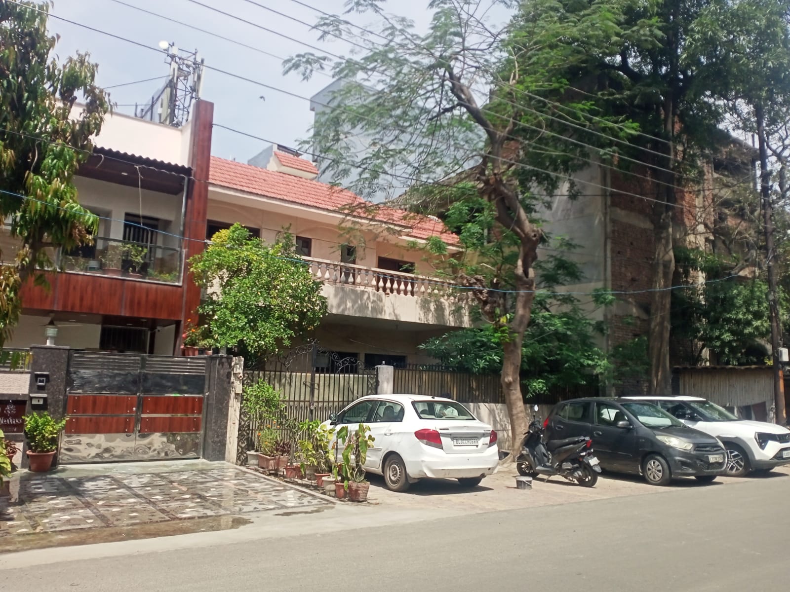 Residential Property in Sector 33 Noida