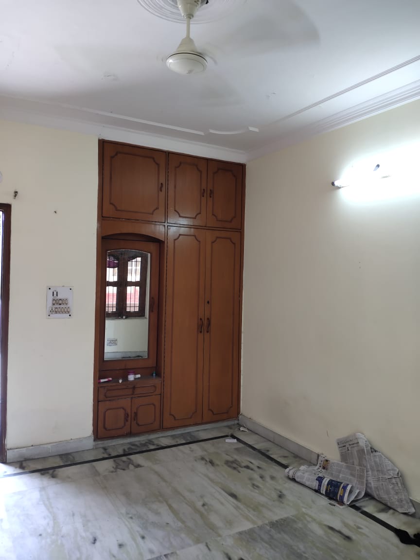 Residential Property in Sector 33 Noida - Photo 2
