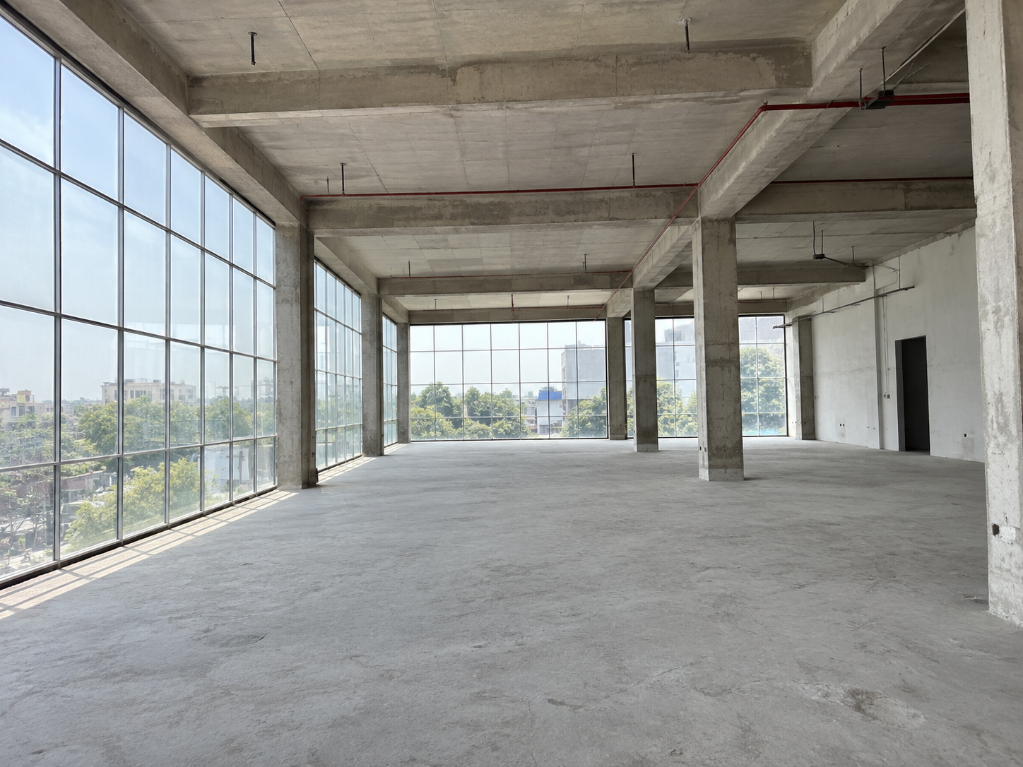 FOR RENT 800 MTR BUILDING IN NOIDA - Photo 2