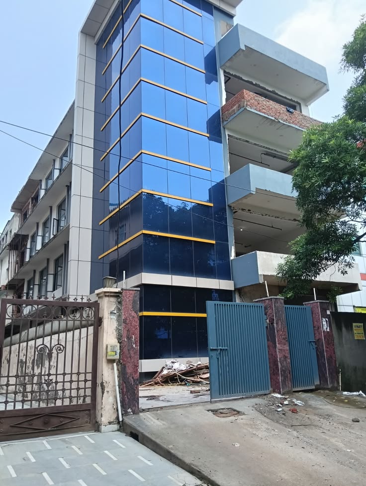 450 MTR BUILDING FOR RENT IN SEC -65 NOIDA
