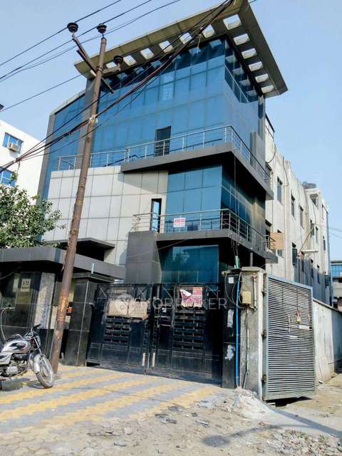 350 MTR BUILDING FOR SALE IN NOIDA