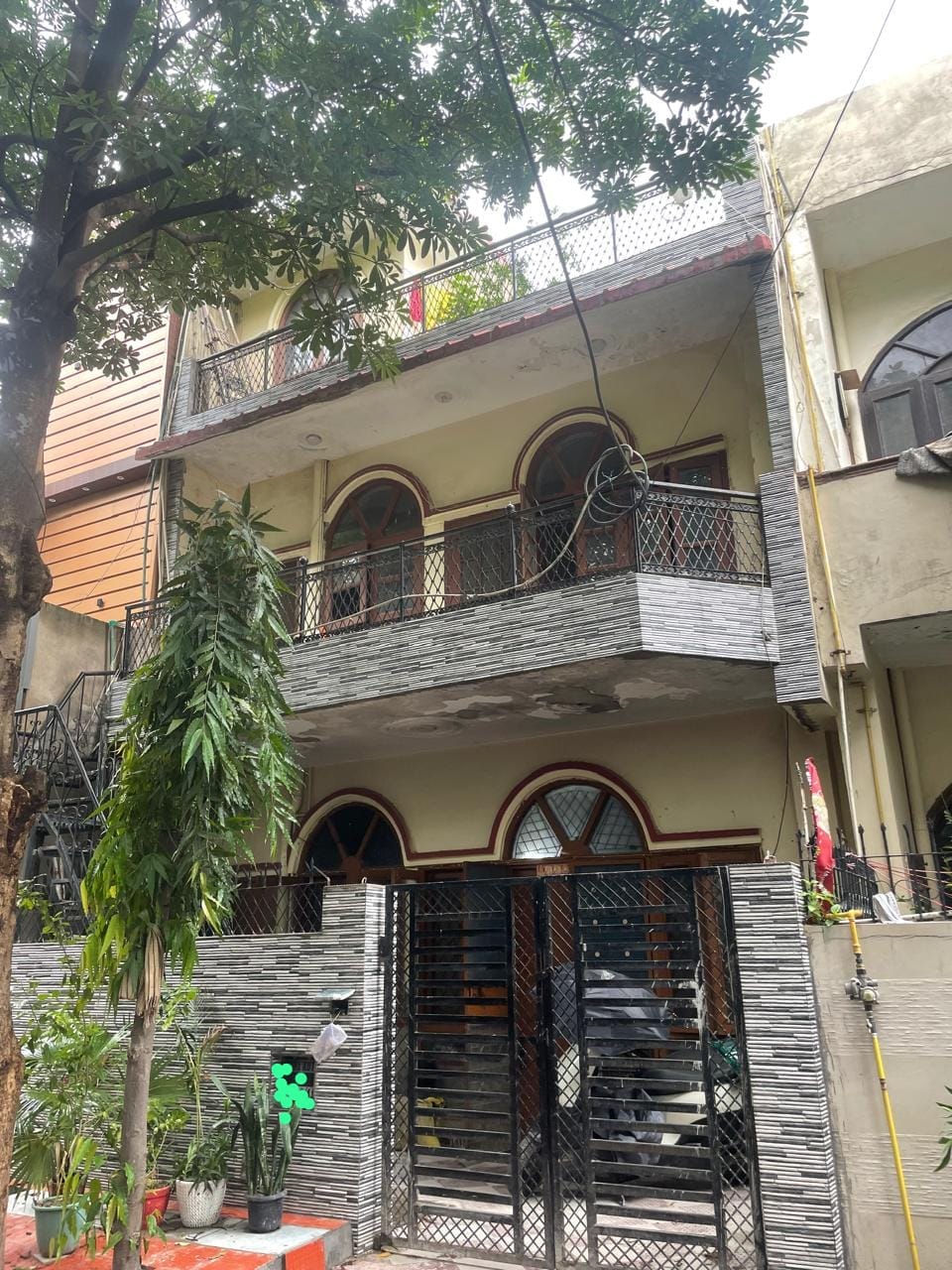 Newly renovated independent kothi sector-41 noida