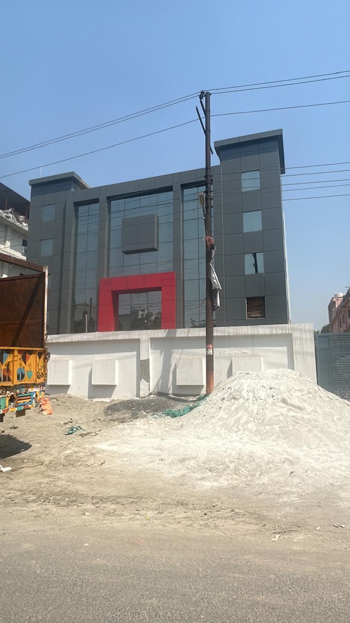 FOR SALE 450 MTR BUILDING IN SEC - 65 NOIDA