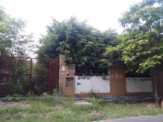 The plot area is 450 sqm . plot is on 45 meter wide road sec-31 noida