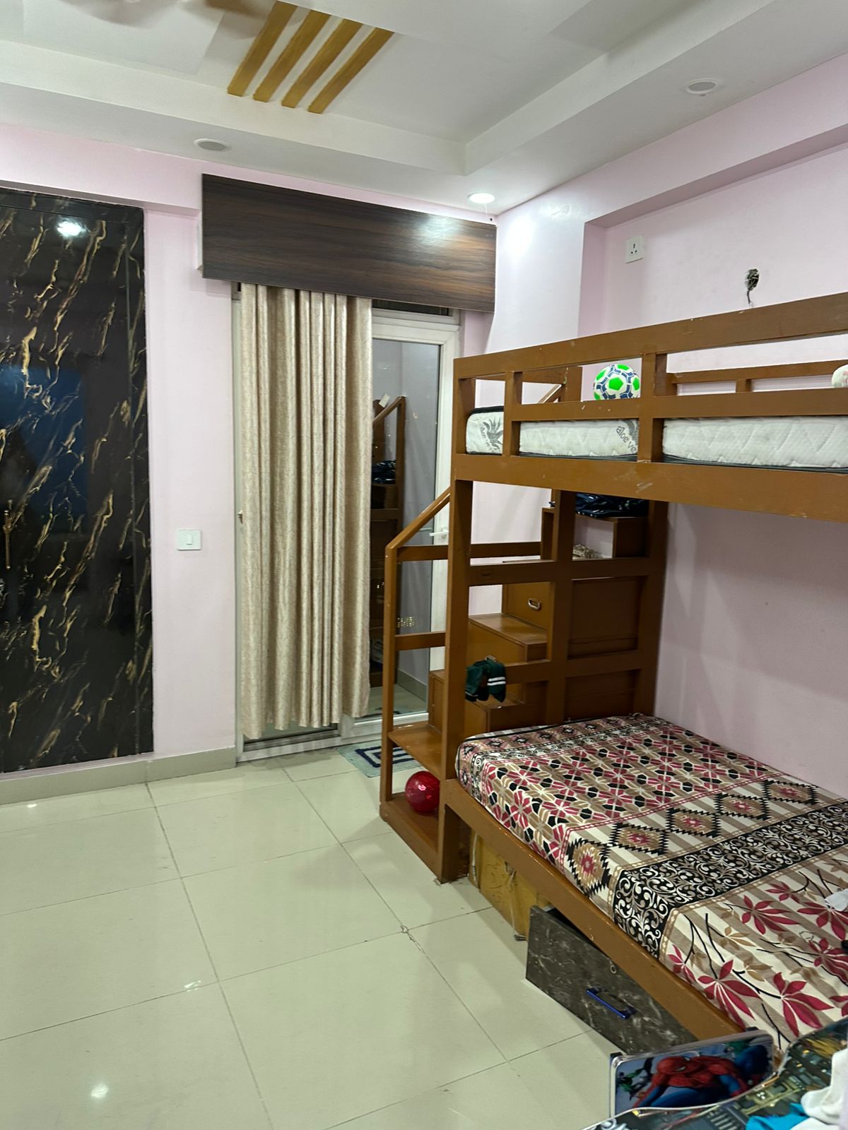 For sale 200 sq mtr residential kothi in sec 48 Noida - Photo 6
