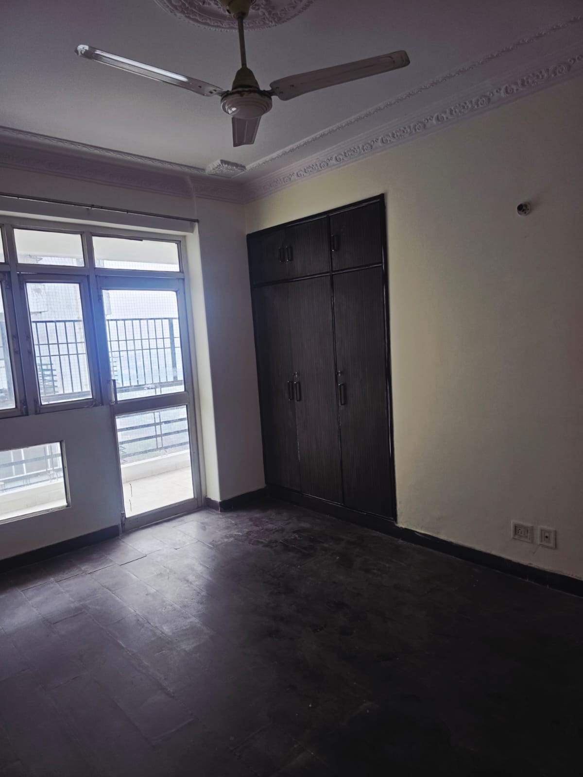 For sale 200 sq mtr residential kothi in sec 48 Noida - Photo 12